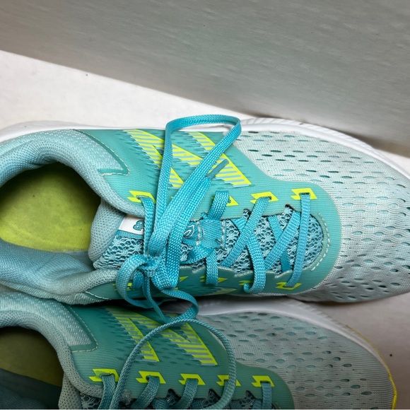 Ladies Mint Green Nike - Picture 4 of 10